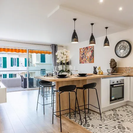 2-room With Terrace Close To The Center Cannes